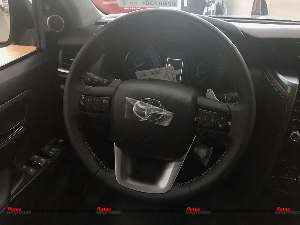 Volante SW4 SRX