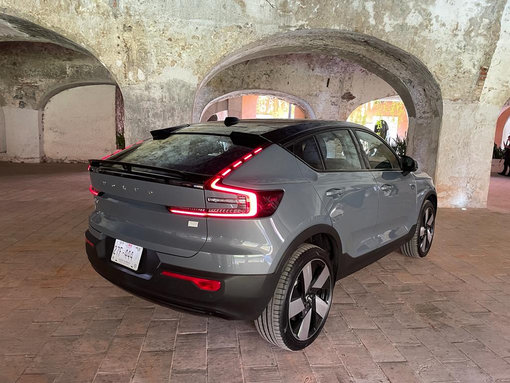 Volvo C40, um dos carros eletrificados mais vendidos