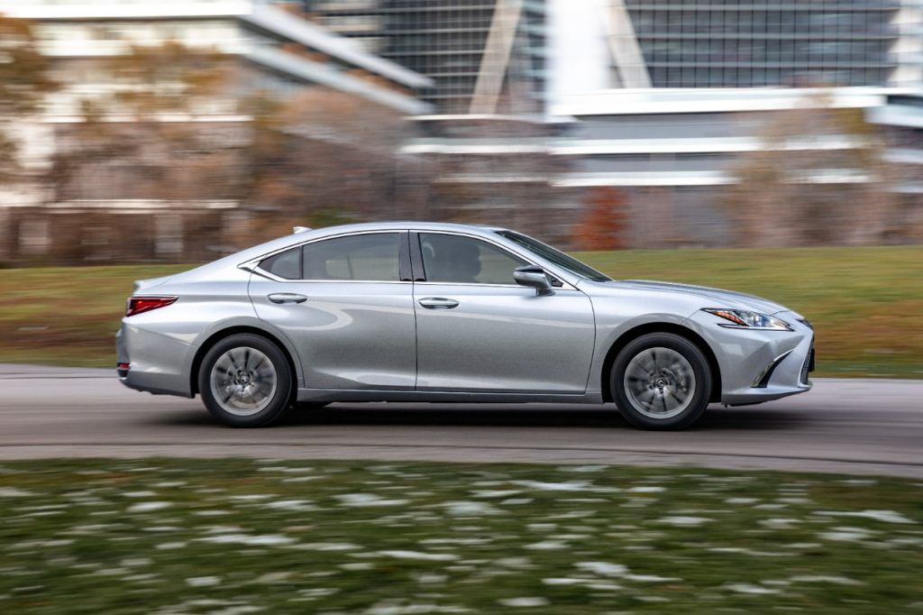 Lexus ES 300h 2022
