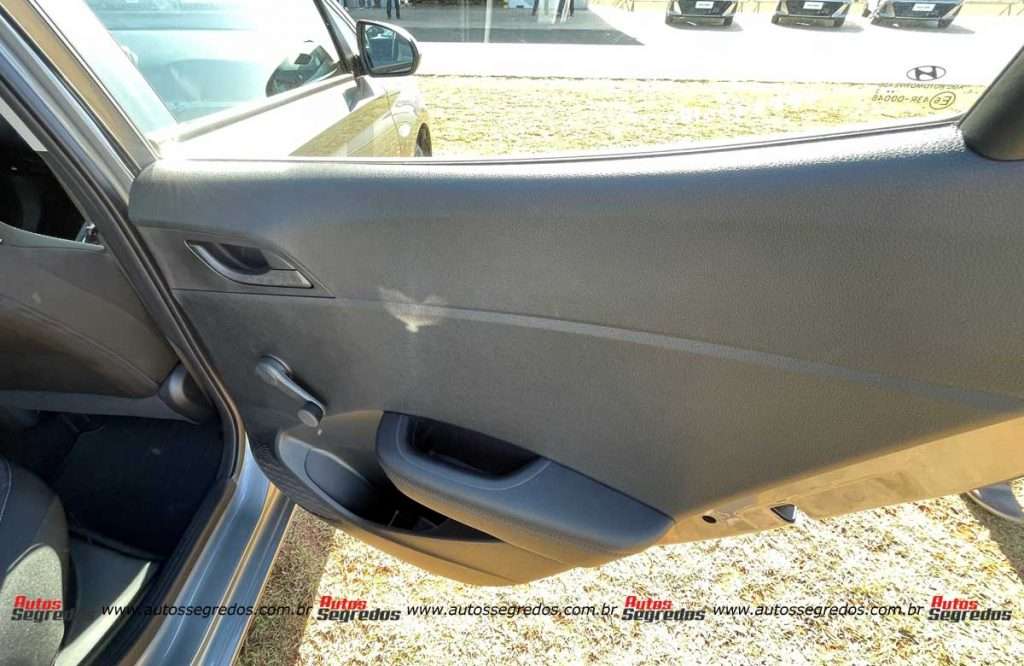 Forro de porta traseiro Hyundai HB20 Sense 2023