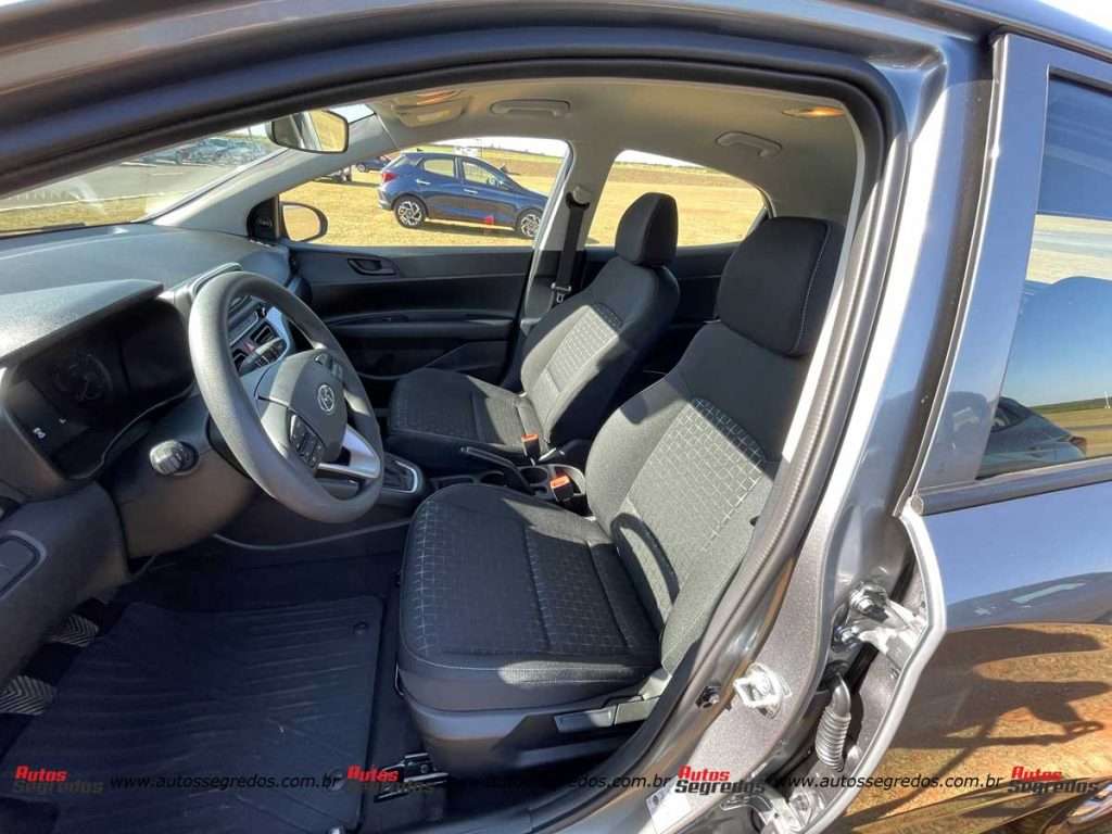 bancos dianteiros do novo Hyundai HB20 1.0 Sense 2023