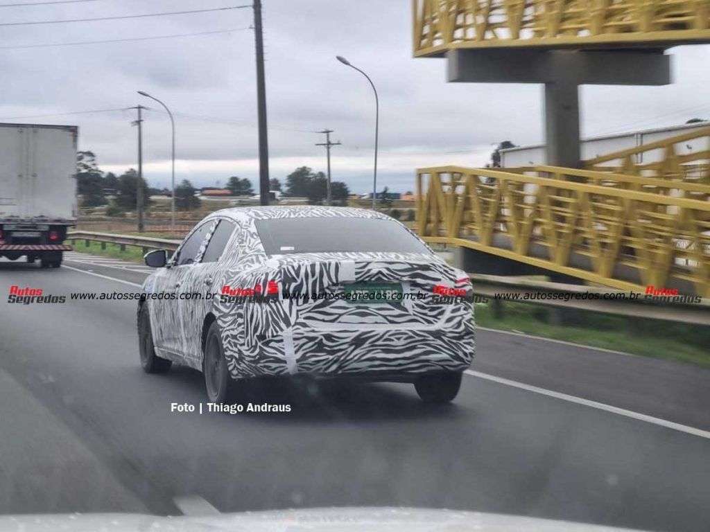 Flagra novo Nissan Sentra 2023