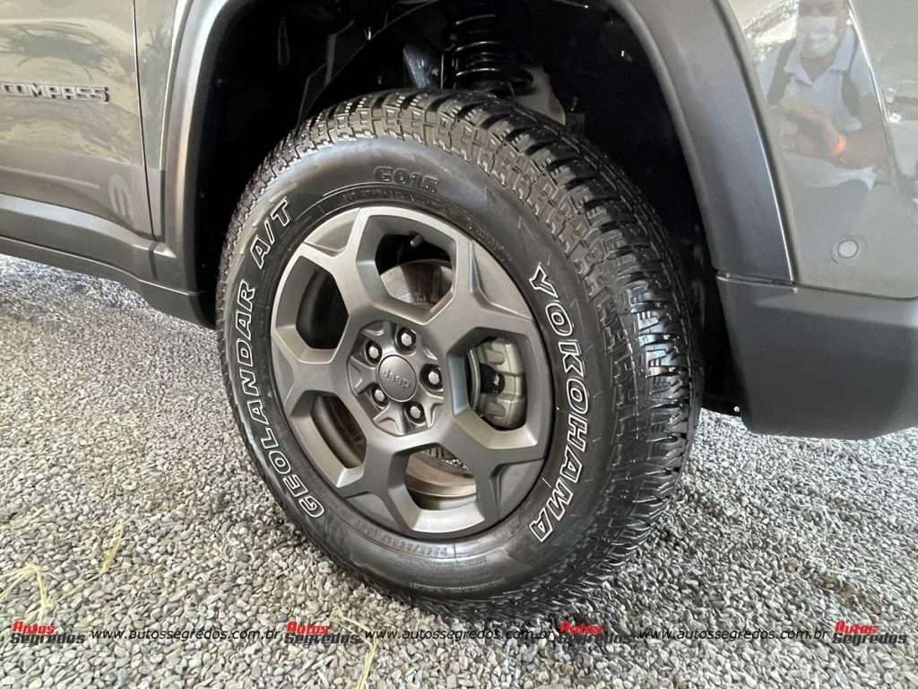Rodas e pneus exclusivos do Jeep Compass Trailhawk Mopar