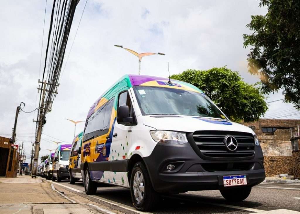 Mercedes-Benz Sprinter Van 15+1 atuará no transporte compartilhado do aplicativo TopBus+