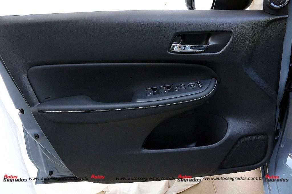 forro de porta dianteiro do novo Honda City Hatch 1.5 Touring 2022