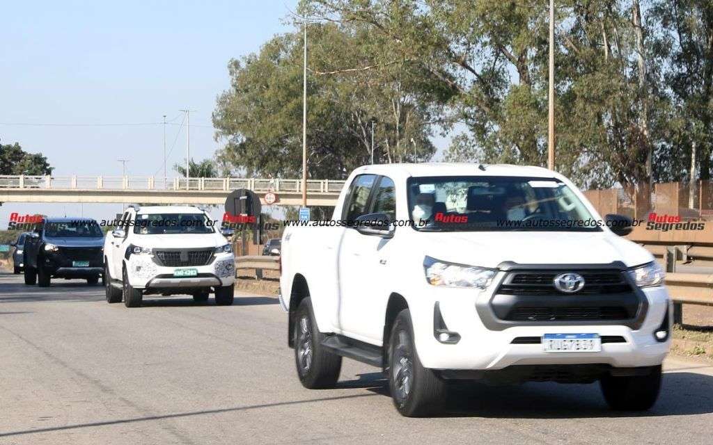 Toyota Hilxu SRX e Peugeot Landtrek