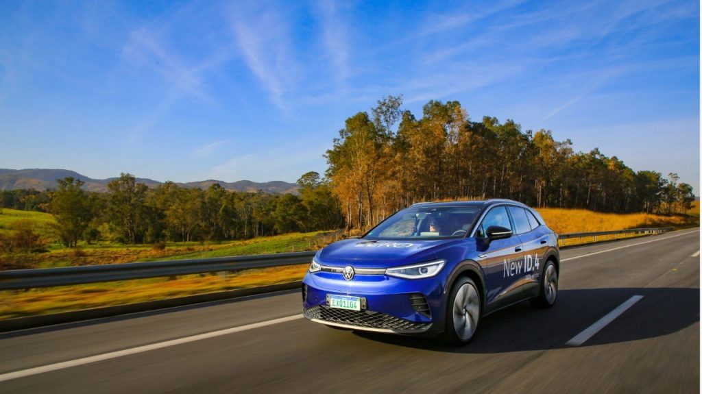 VW ID.4 azul de frente