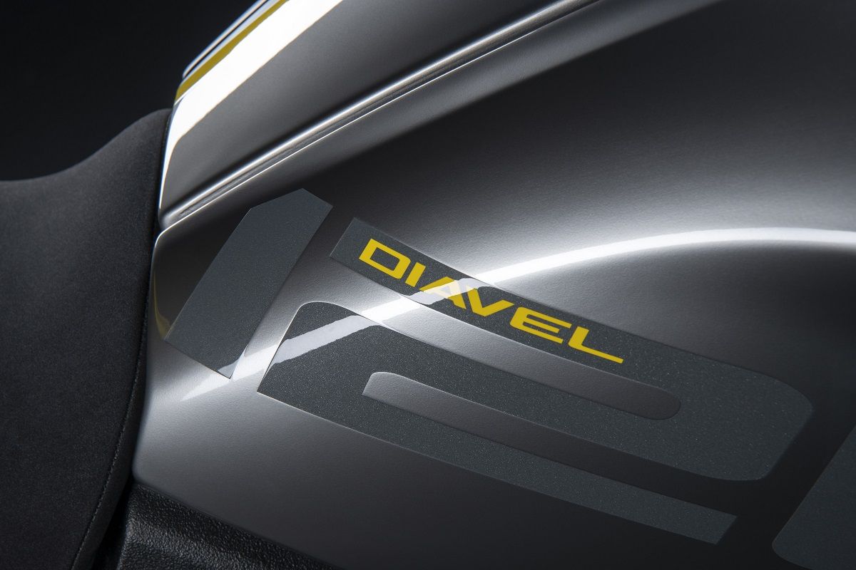 Ducati Diavel “Black and Steel”