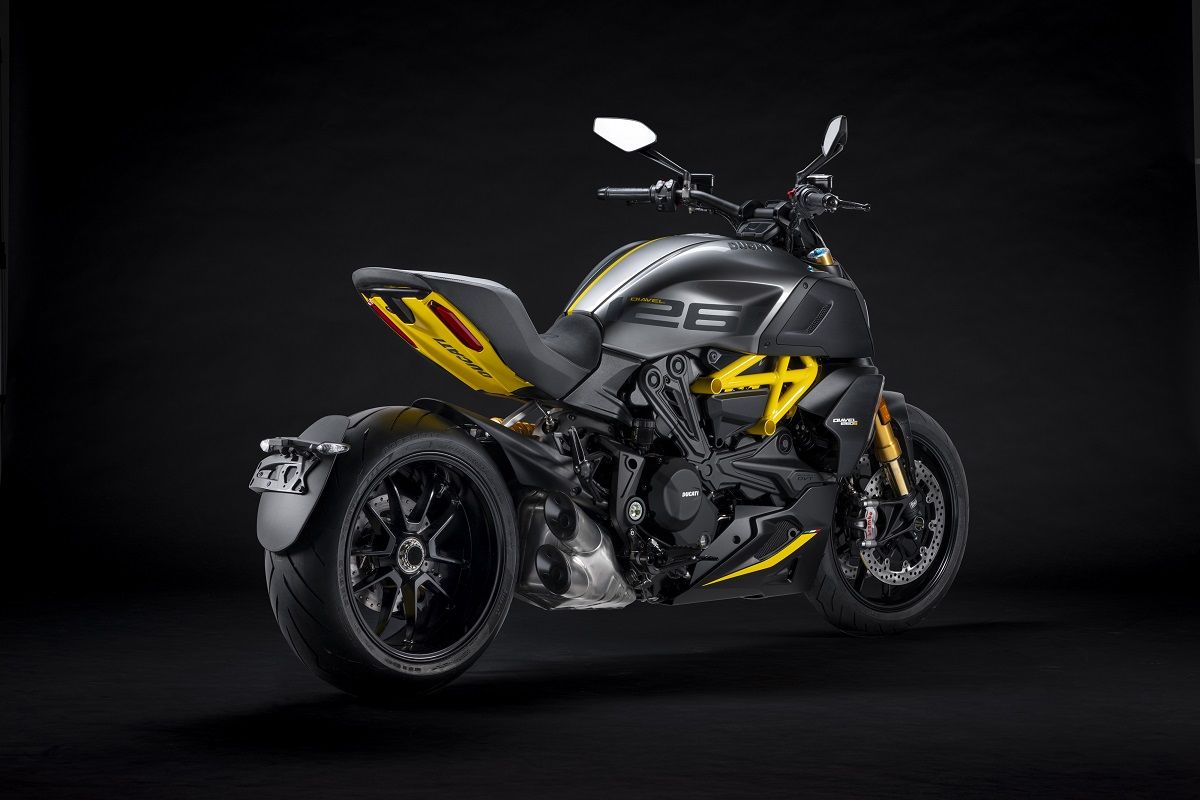 Ducati Diavel “Black and Steel”