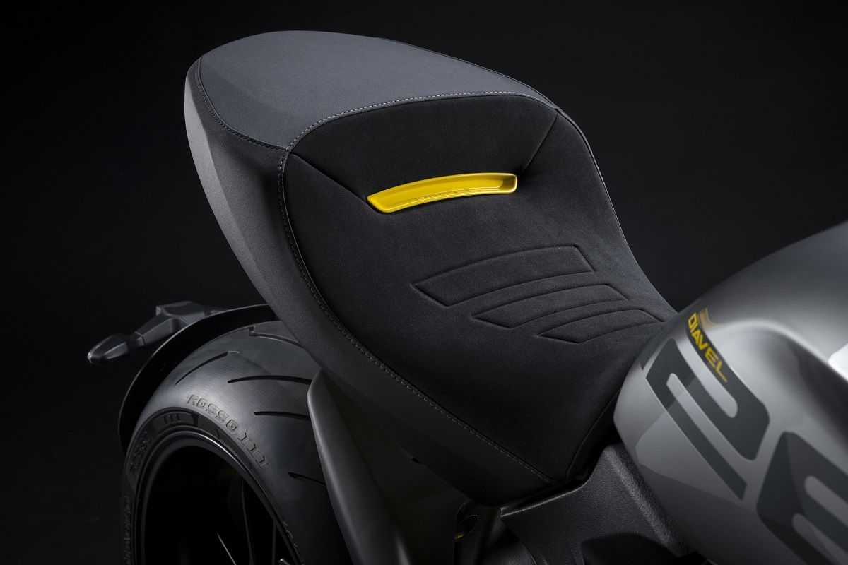 Ducati Diavel “Black and Steel”