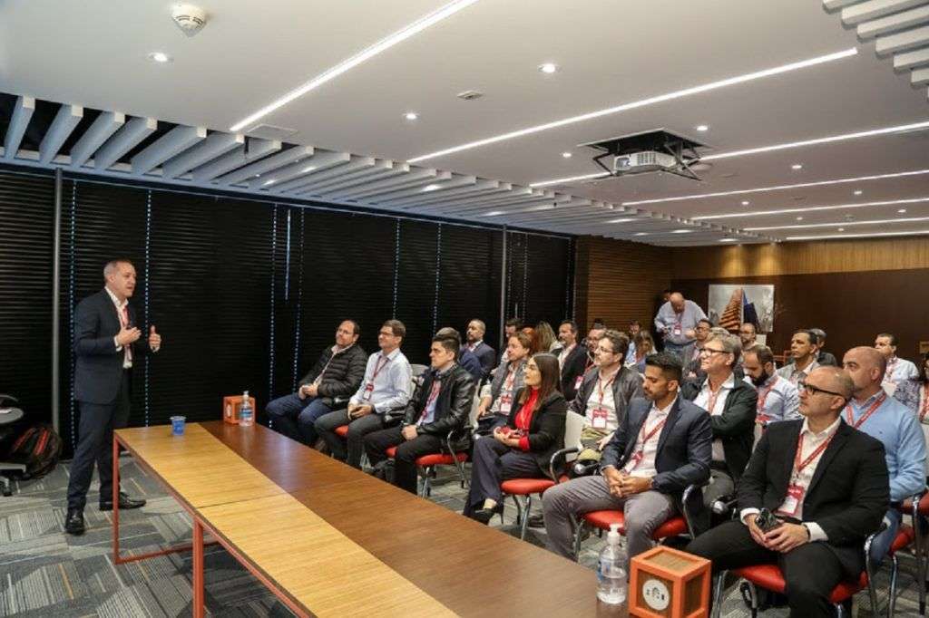 Wagner Carrieri, gerente de Pós-Vendas da BYD Brasil, compartilhou planos e estratégias da área aos presentes
