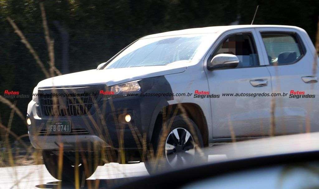 Flagra Peugeot Landrek que será vendida como Fiat