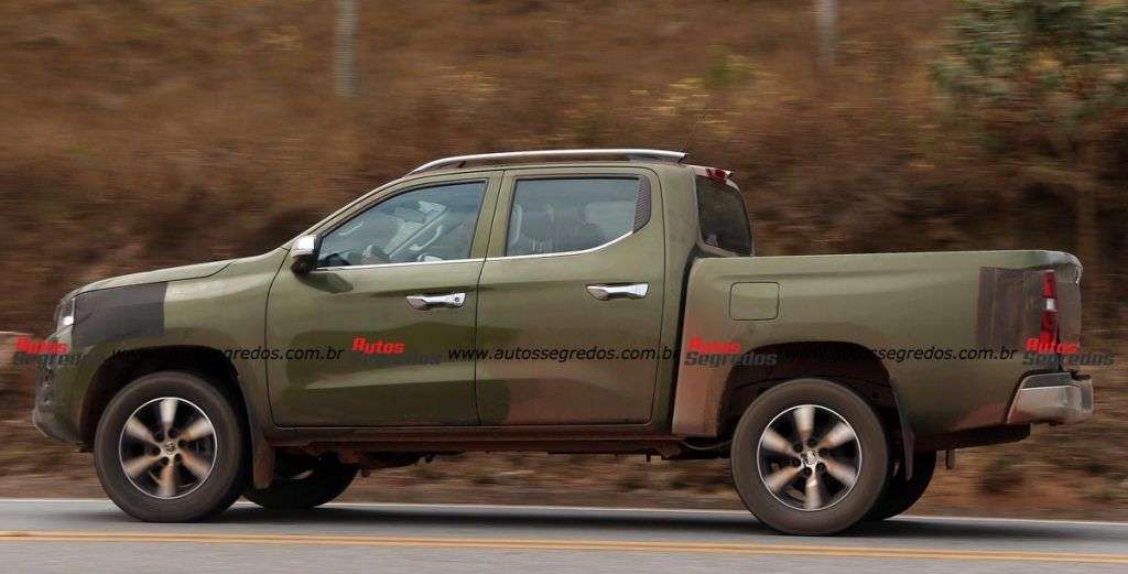 Flagra Peugeot Landrek que será vendida como Fiat