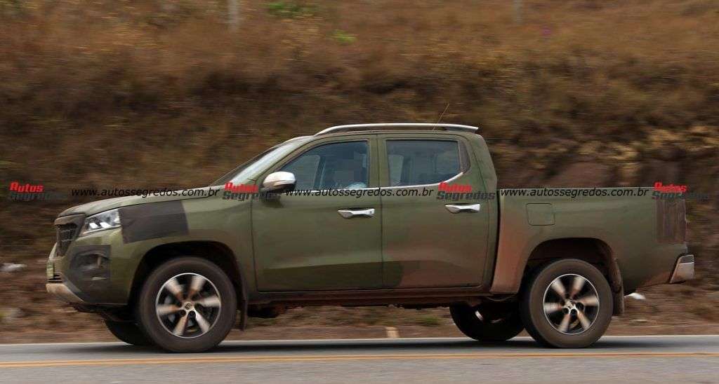 Flagra Peugeot Landrek que será vendida como Fiat