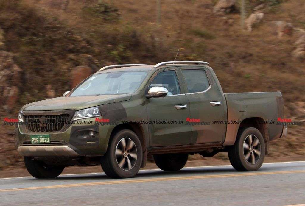 Flagra Peugeot Landrek que será vendida como Fiat