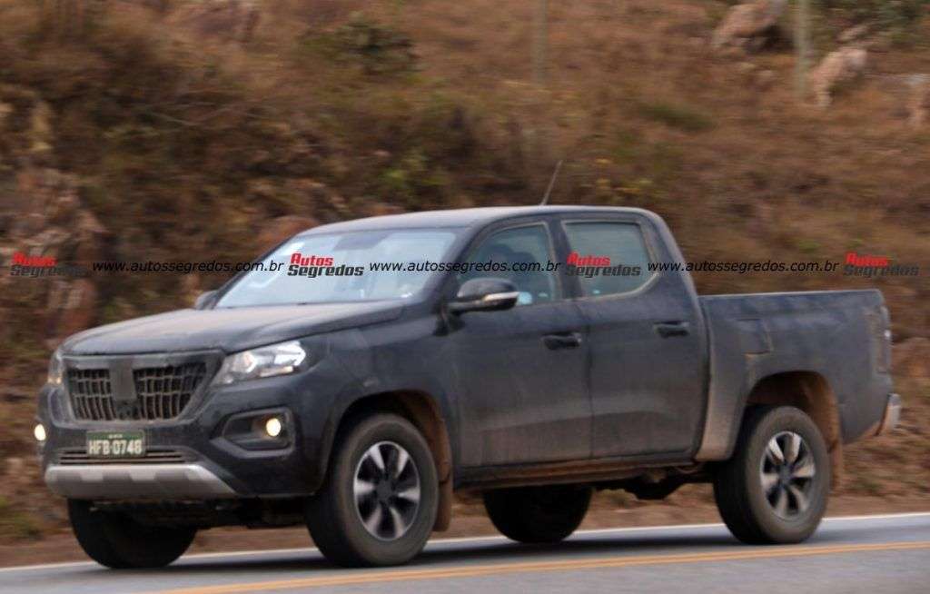Flagra Peugeot Landrek que será vendida como Fiat