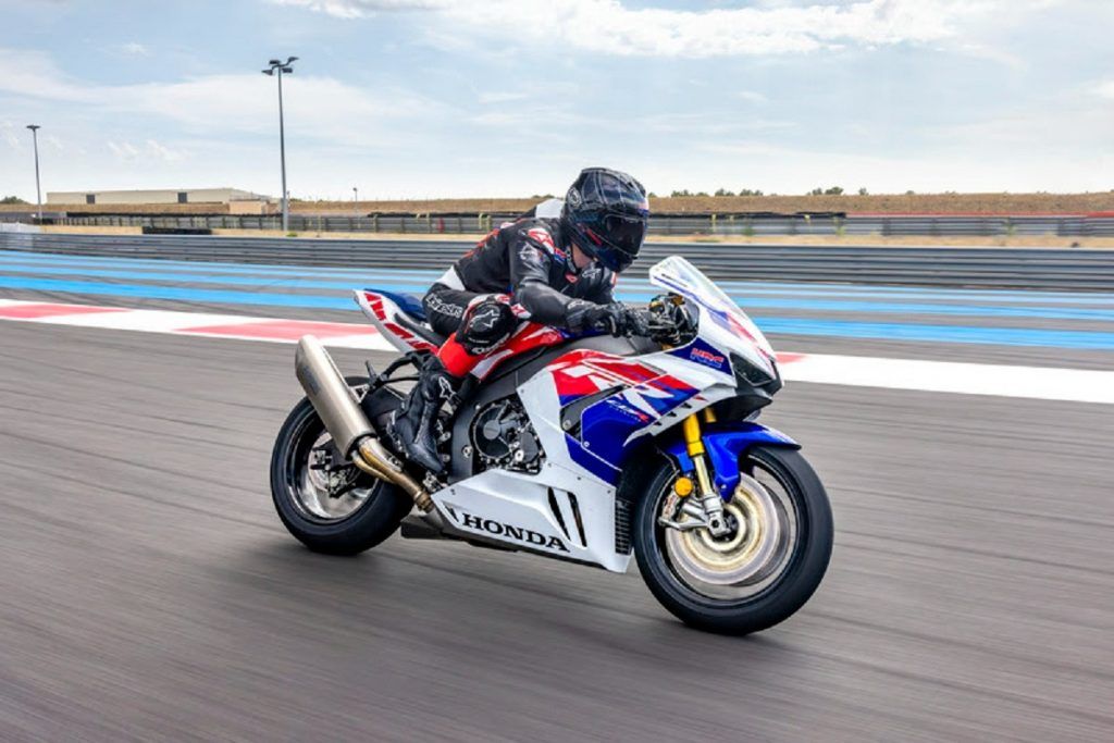 Honda CBR 1000RR-R Fireblade 30th Anniversary