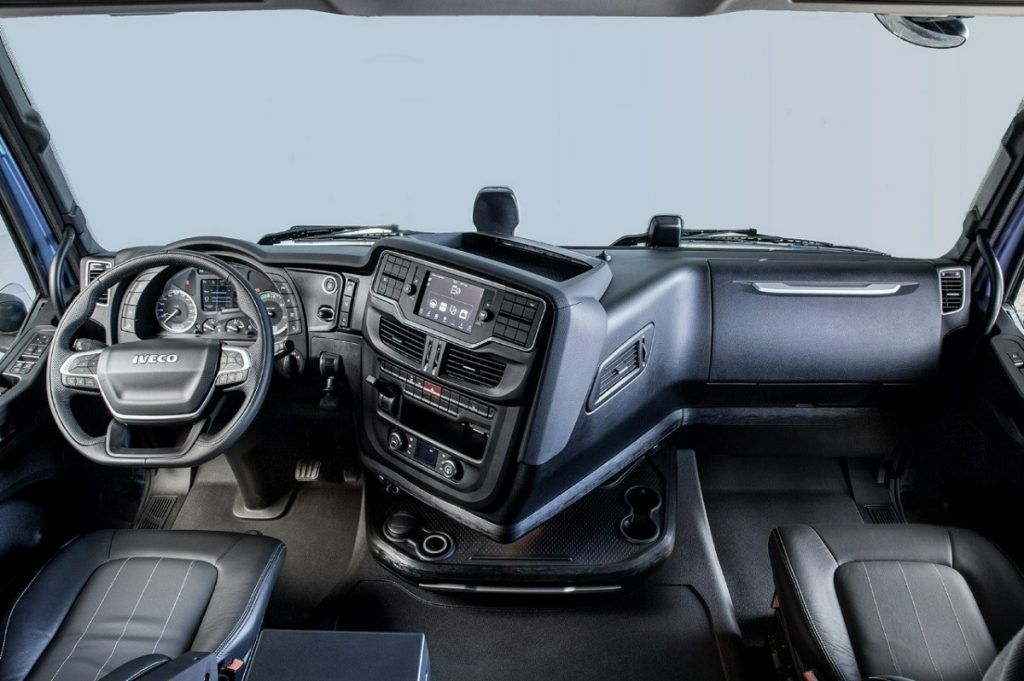 painel do Novo IVECO S-Way 480 6x2