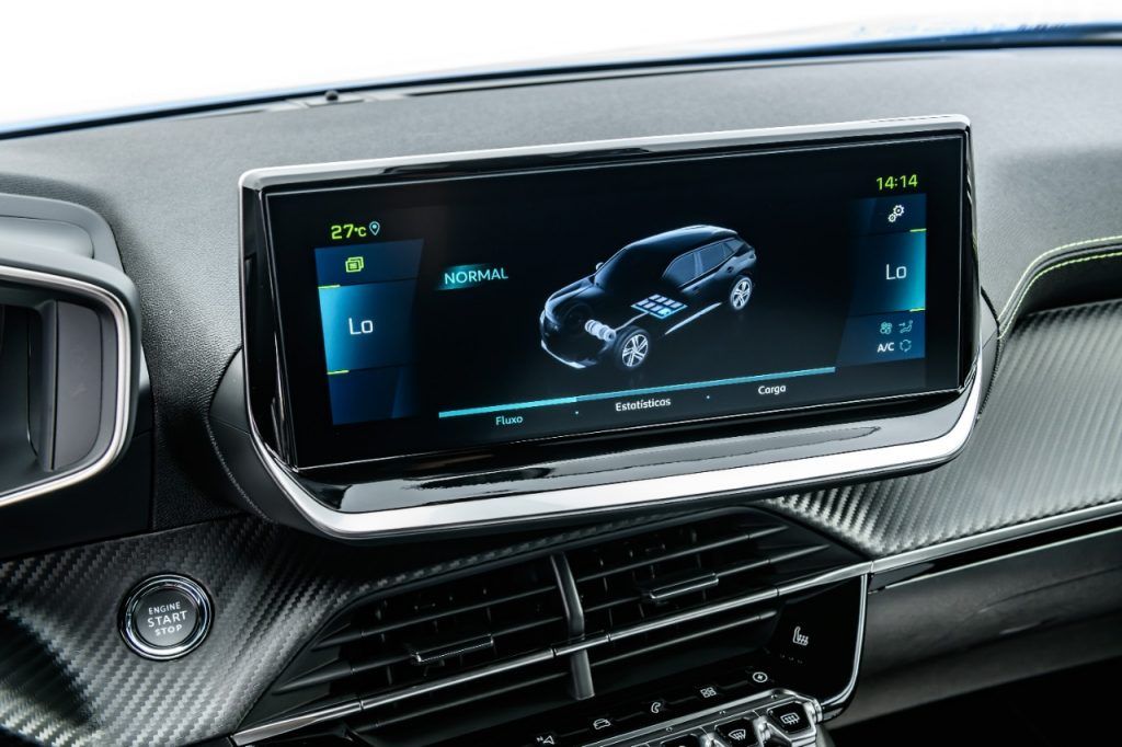 multimídia do Peugeot e-2008 GT 2023