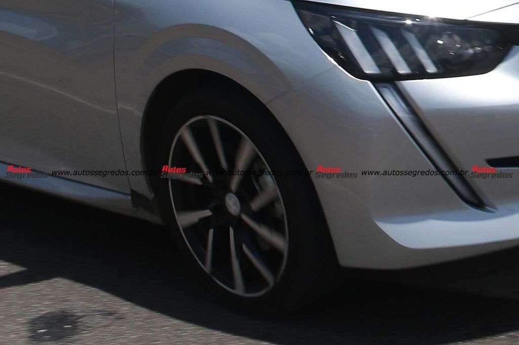 Flagra Peugeot 208 Turbo T200 Flex CVT