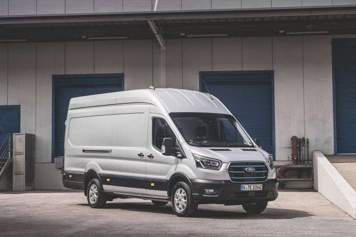 Ford e-Transit será vendida somente na versão furgão