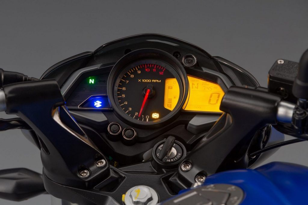 quadro de instrumentos da Bajaj Dominar 160