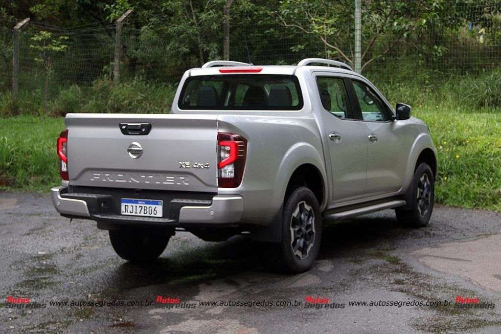 Nissan Frontier XE 2023