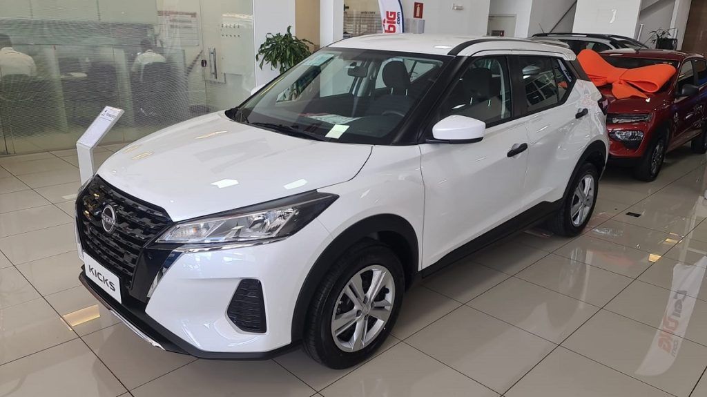 Nissan Kicks Active 2023 com multimídia