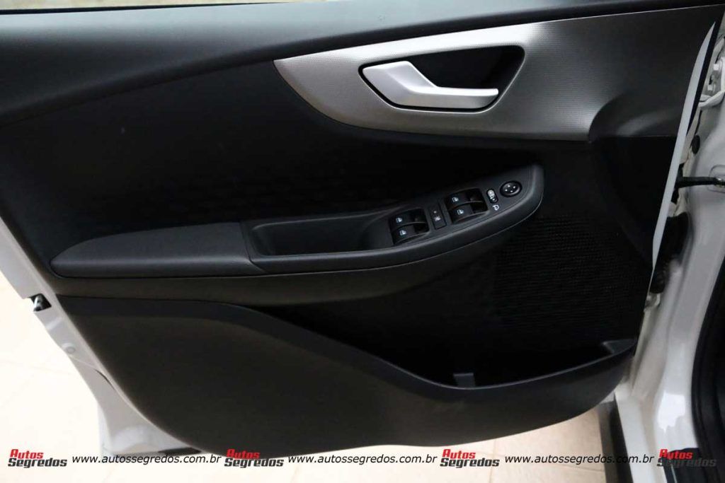 Forro de porta dianteiro esquerdo do Fiat Fastback Impetus T200 CVT 2023