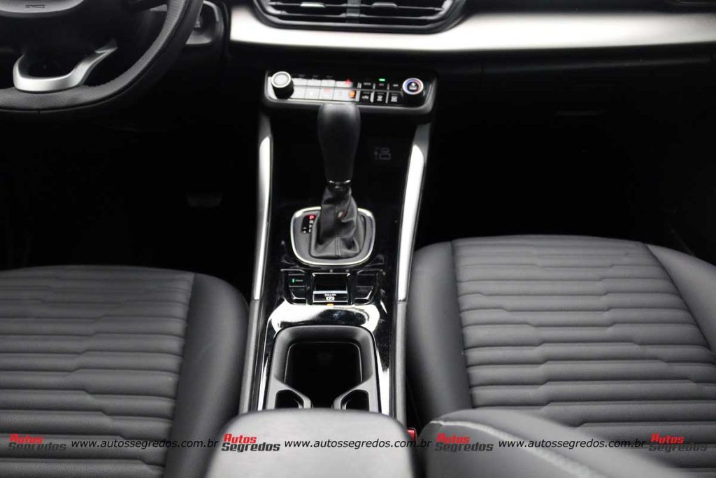 Console central do Fiat Fastback Impetus T200 CVT 2023