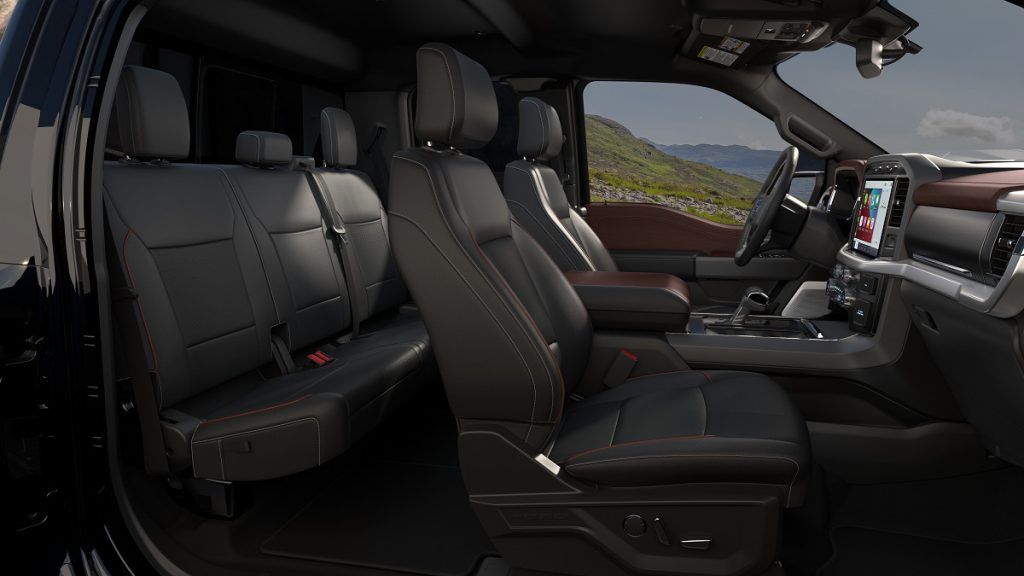 Interior da Ford F-150 Lariat 2023