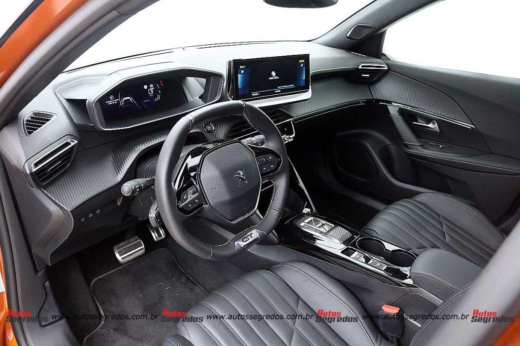 painel do novo Peugeot e-2008 GT 2023