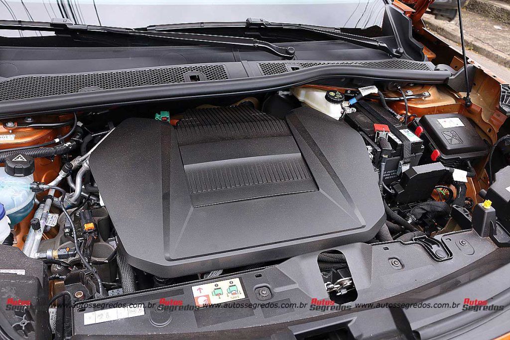 motor do novo Peugeot e-2008 GT 2023