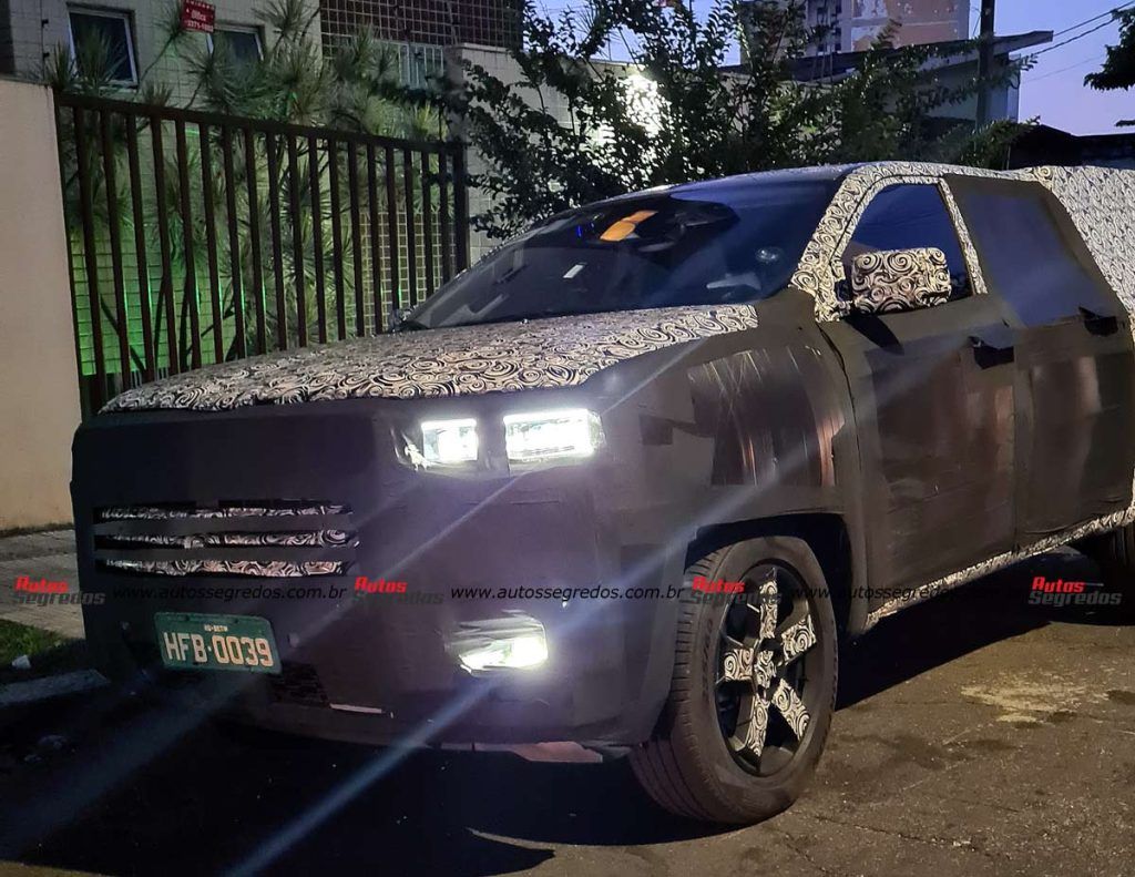 Flagra prototipo da Ram 1200 em testes por Belo Horizonte