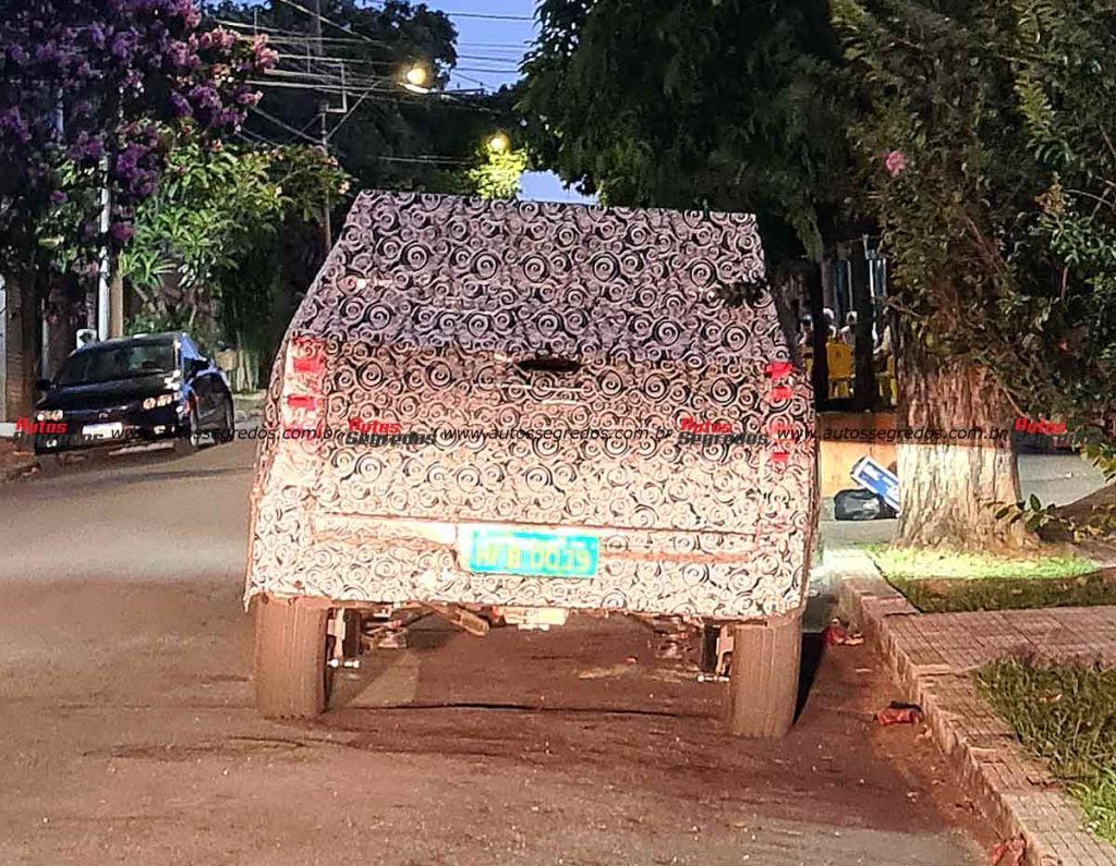 Flagra prototipo da Ram 1200 em testes por Belo Horizonte