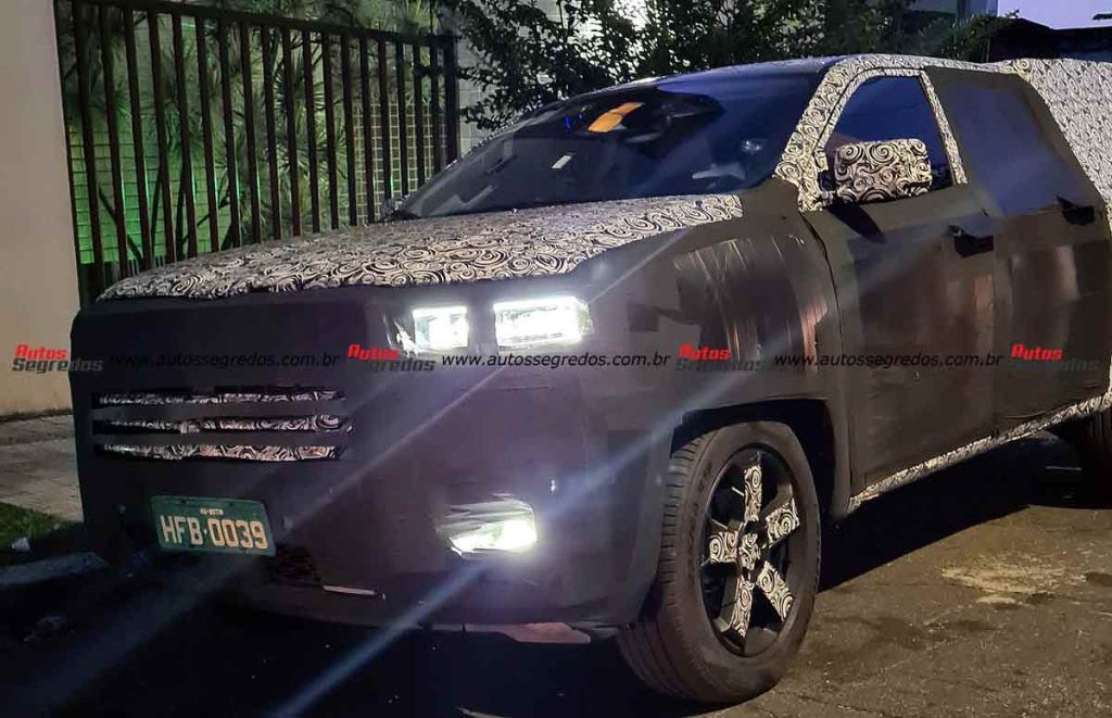 Flagra prototipo da Ram 1200 em testes por Belo Horizonte