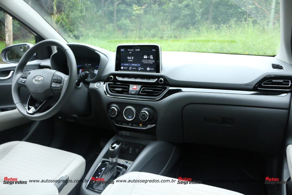 painel do Hyundai HB20S Platinum Plus 1.0 TGDI