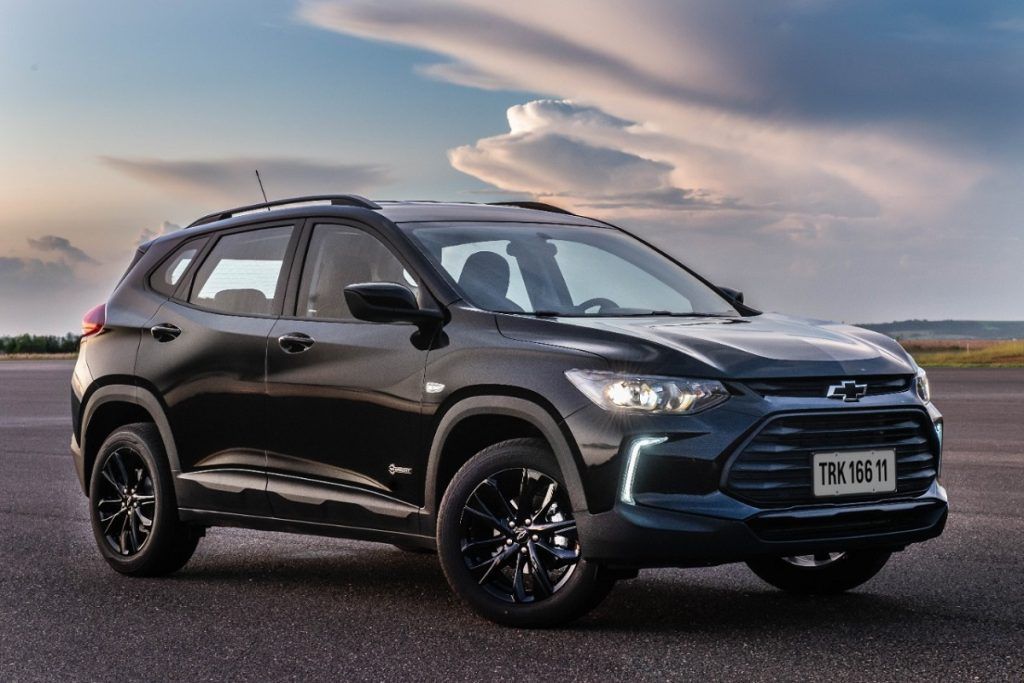 Chevrolet Tracker Midnight de frente na cor Preto Outro Negro