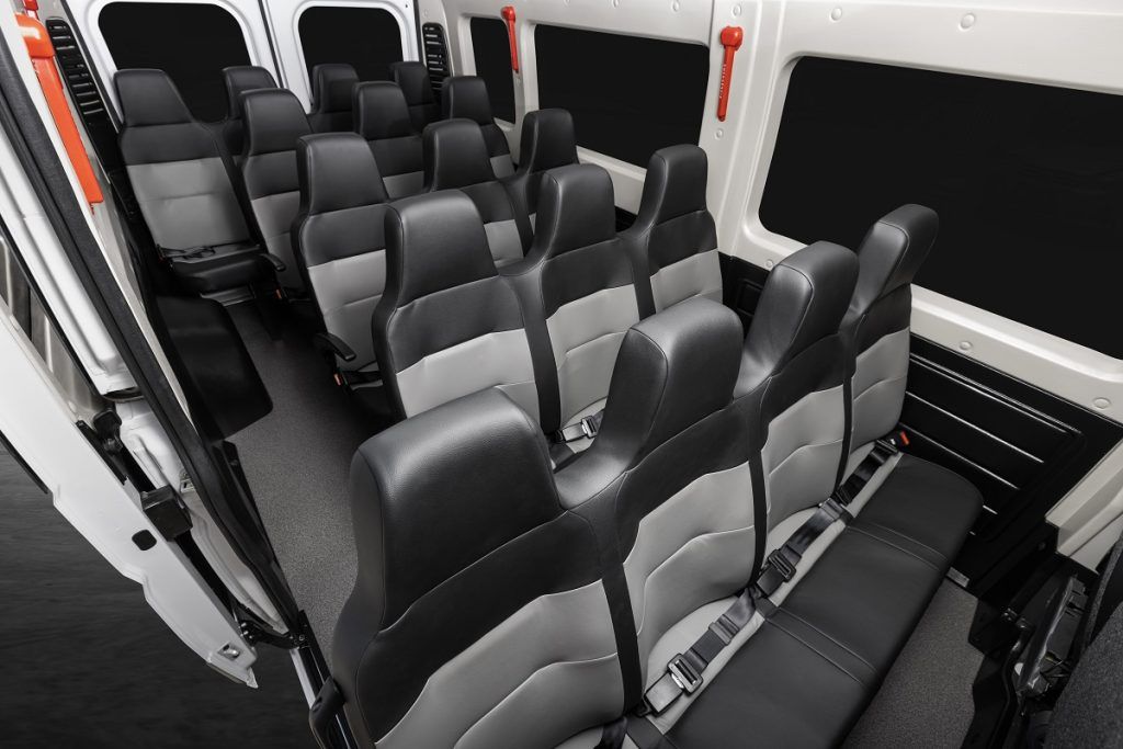Fiat Ducato Minibus Comfort 2023 de frente na cor branca