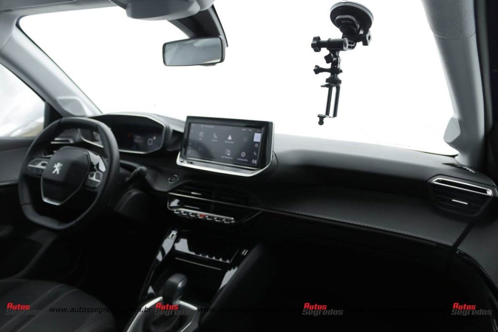 painel do Peugeot 208 Griffe 2023
