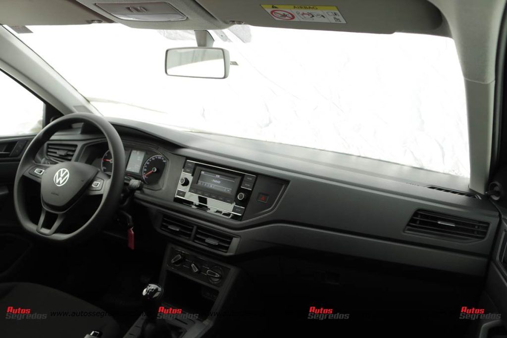 painel do Volkswagen Polo Track 2023