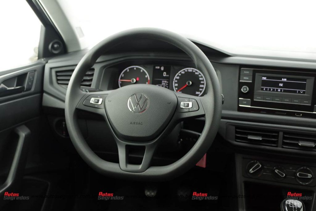 painel do Volkswagen Polo Track 2023