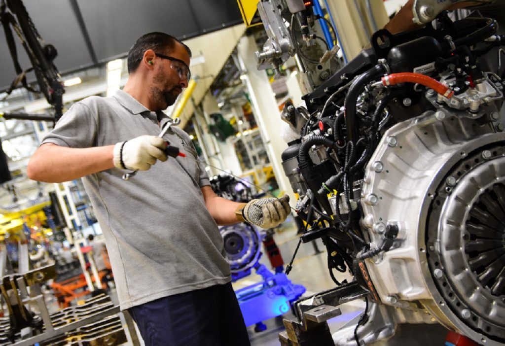Linha de produção de motores utiliza conceitos e tecnologias da Indústria 4.0