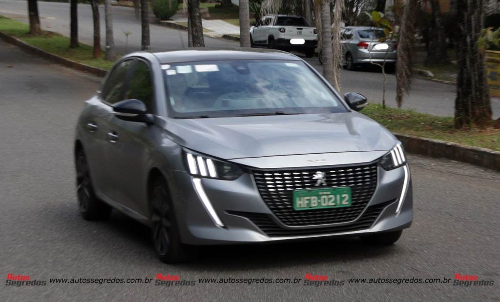 Flagra Peugeot 208 2024 T200 Turbo Flex