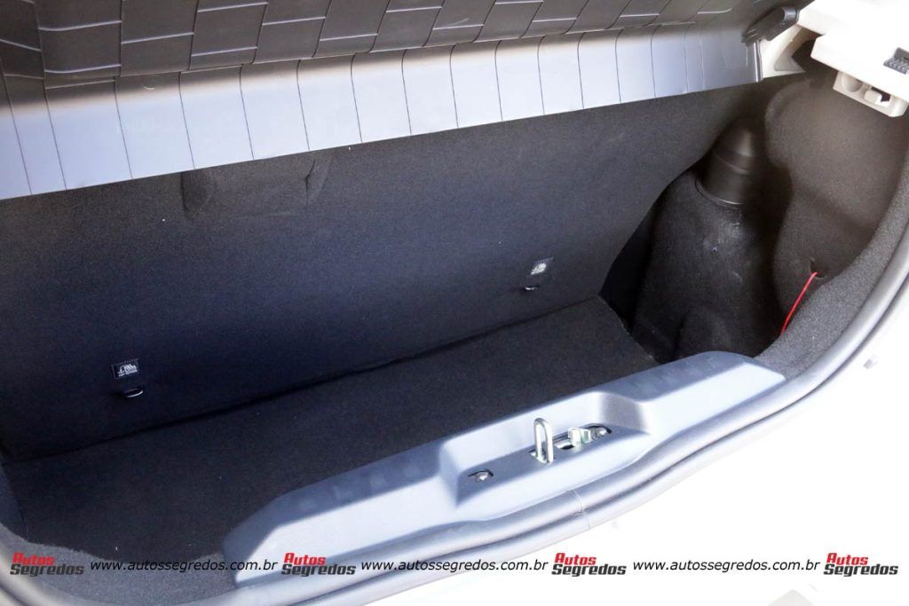 porta-malas do Fiat Mobi Trekking 2023