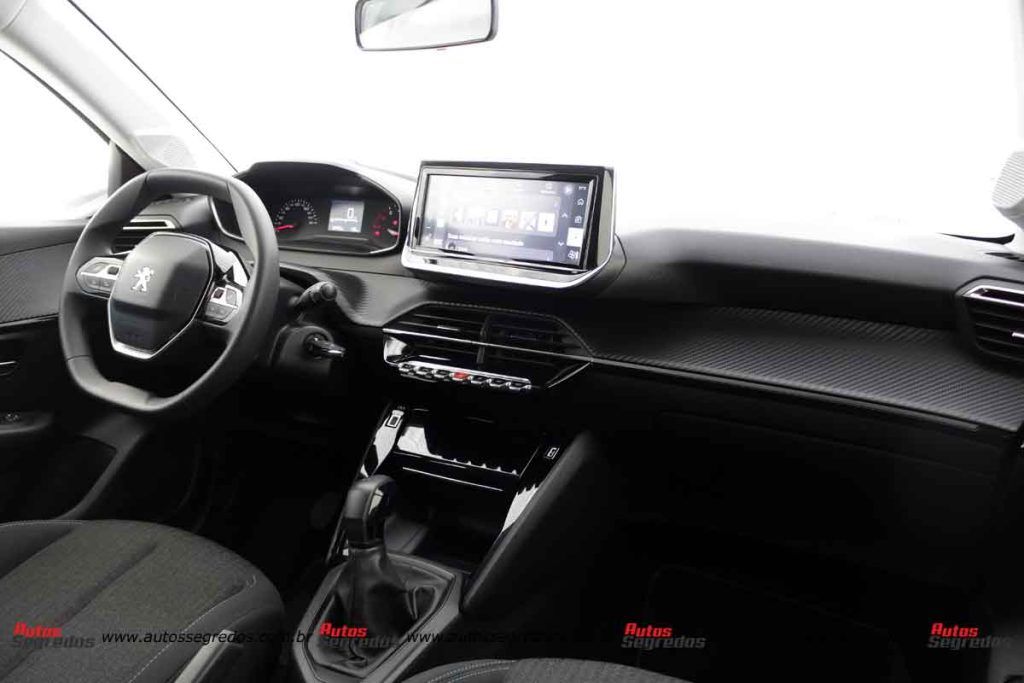 painel do Peugeot 208 Style