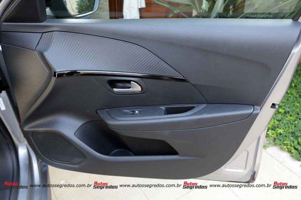 forro de porta dianteiro direito do Peugeot 208 Style