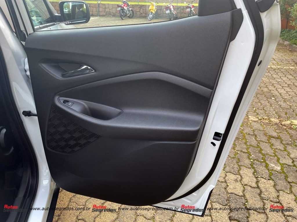 forro de porta traseiro direito da Chevrolet Montana RS 2024