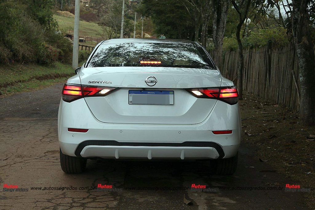Nissan Sentra Exclusive 2024
