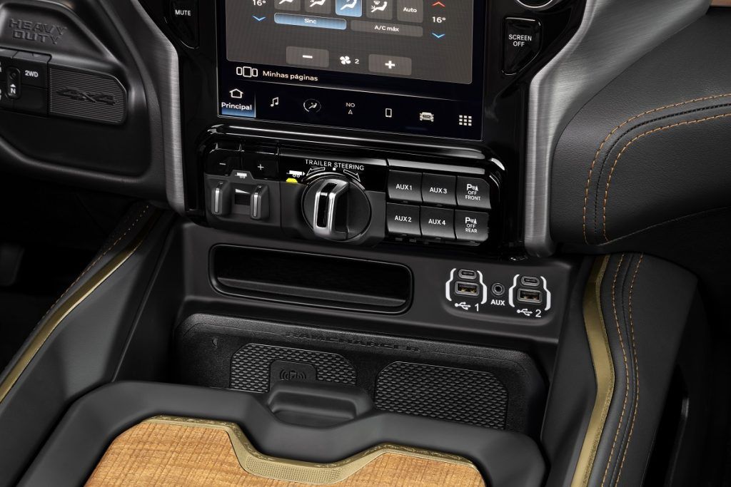console central da Ram 3500 Limited Longhorn 2023  